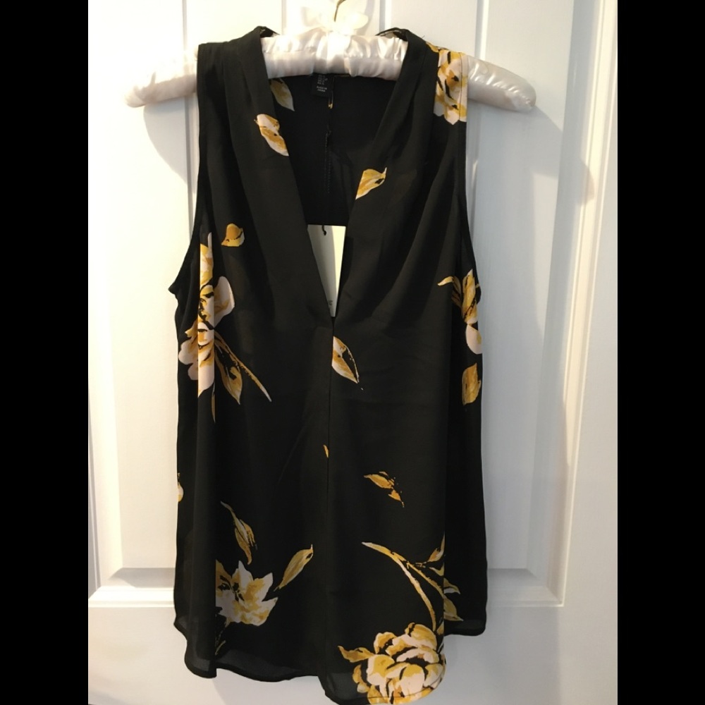 Adrienne Vittadini Sleeveless Floral Blouse